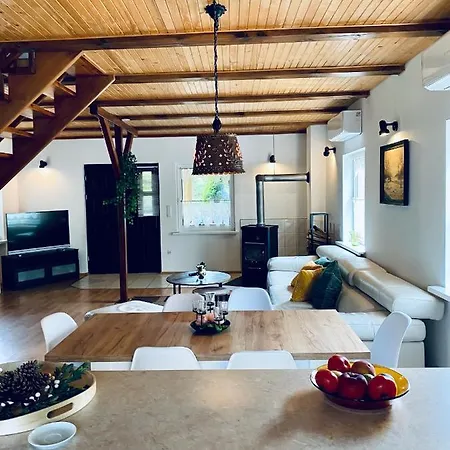 Piekny Z Duzym Ogrodem *