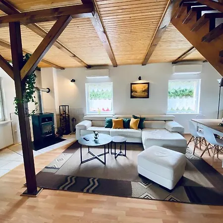 Piekny Z Duzym Ogrodem * 코팔리노