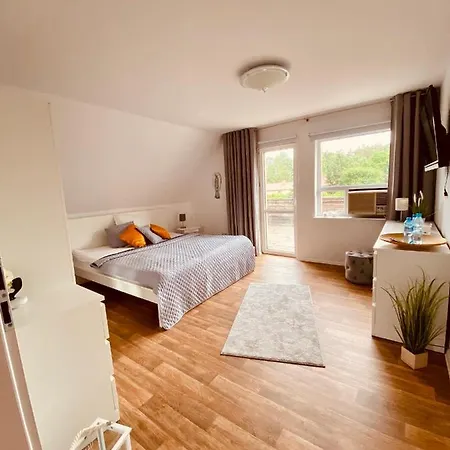 Piekny Z Duzym Ogrodem 펜션 *