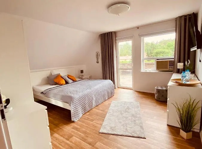 Piekny Z Duzym Ogrodem 度假居 *